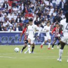 Liga de Quito y Sao Paulo juegan en el estadio Rodrigo Paz Delgado.
