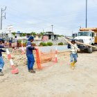 Personal de Obras Públicas ejecutaba tareas de remoción de material pétreo en una zona en la que se construirán estructuras destinadas para la práctica de fútbol y box.