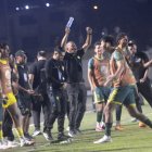 El festejo de los jugadores de 9 de Octubre tras clasificar a cuartos de final.