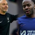 Enzo Maresca, técnico italiano del Chelsea, y Raheem Sterling, extremo que no fue considerado por el DT para esta campaña.