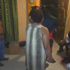 El asesinato de Jonathan González se produjo supuestamente dentro de su casa; su cuerpo quedó sentado sobre una silla.