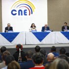 El CNE es presidido por Diana Atamaint.