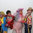 Los artistas se apoyan entre sí, para continuar con su oficio y no perder vigencia.