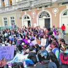 Familiares de víctimas de femicidios exigen justicia.