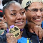 La foto: Juleisy Angulo campeona del Mundo de jabalina y Jefferson Pérez el primer medallista JJ.OO.