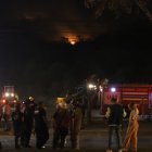 Bomberos se encuentran en la zona de la avenida Francisco de Orellana para apagar el incendio.