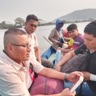 Quienes conocieron a Jairo Gurumendi viajaron en bote a su funeral.