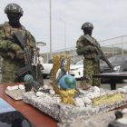 Las imágenes de la Santa Muerte fueron halladas durante las requisas.