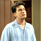 Charlie Sheen en la serie televisiva 'Dos hombres y medio'.