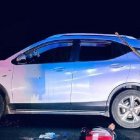 Tras el asesinato, los sujetos asaltaron a las personas que iban en el automotor.