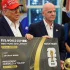 Donald Trump y Giani Infantino durante un evento promocional del Mundial 2026.