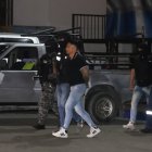 Operativo policial desarrollado en Durán permitió la detención de dos personas y el aislamiento de un menor de edad.