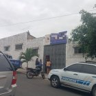 Un psicólogo estudiantil resultó gravemente herido tras recibir una herida en el cuello