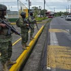 El presidente Noboa ordena que la Armada brinde apoyo a la Policía Nacional para garantizar el orden y la seguridad ciudadana.