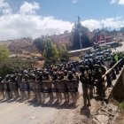 Militares hacen presencia en el sector El Tambo tras atentado contra la caravana presidencial de Daniel Noboa este 7 de octubre de 2025.