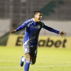 Luis Fernando León hizo el penal para la clasificación a los cuartos de final de Copa Ecuador.