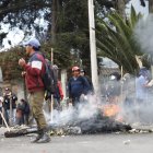 Los movimientos a favor del paro insisten en mantener los cierres viales en Imbabura.