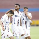 Michael Estrada (c) festeja uno de los tantos con los que Liga de Quito goleó 4-0 a San Antonio por la Copa Ecuador