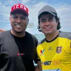 Máximo Banguera y Jaime Iván Kavides, Leyendas del fútbol ecuatoriano.