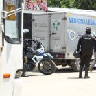 Los cadáveres fueron retirados al amanecer de este viernes.