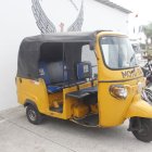 Entre las evidencias constan tres motos y una tricimoto.