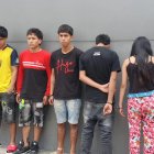 Cinco presuntos sicarios fueron detenidos en Manta, entre ellos dos menores de edad.