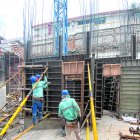 Los trabajadores exigen que el alza salarial esté acorde al actual costo de vida.