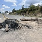 Los cierres viales en Imbabura mantuvieron, nuevamente, aislada a la provincia.