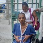 Orlando y su esposa durante su ingreso a Solca el pasado miércoles 15.