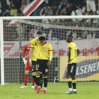 El rostro de los jugadores del Barcelona SC refleja el malestar tras ante Liga de Quito en su segunda goleada 3-0 en el hexagonal final.