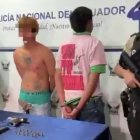 Los aprehendidos estaban en poder de un arma de fuego.