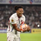 Liga de Quito lució su nueva camiseta en el partido ante Barcelona SC.