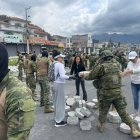 Militares y habitantes de Imbabura colaboraron para retomar el control en las vías.