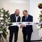 Miguel Ángel Loor y Javier Tebas, presidente de LaLiga española, cortan la cinta durante la inauguración de la LigaPro, en 2018.