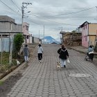 Vecinos de San Miguelito atraparon a los dos adolescentes que asaltaban con machete y los entregaron a la Policía.