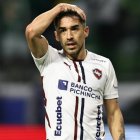Lisandro Alzugaray se lamenta tras la derrota de Liga en el duelo ante Palmeiras, por la semifinal de vuelta de la Copa Libertadores.