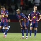 Robert Lewandowski (i), Lamine Yamal (c) y Frenkie de Jong (d) serán titulares en el FC Barcelona.