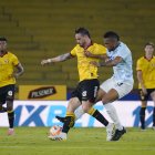 Octavio Rivero regresa en Barcelona para comandar el ataque ante Universidad Católica.