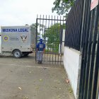 Uno de los fallecidos permanece en el Centro Forense de Quevedo, donde esperan que algún familiar lo retire.