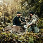 Chito Vera junto al famoso cazador estadounidense, Cameron Hanes.