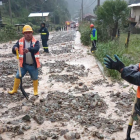 Cierre de la vía Cuenca-Molleturo-El Empalme por lluvias en Marianza afecta el tránsito hacia Guayaquil.
