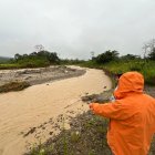 El desbordamiento de la quebrada Tumbayme provocó inundaciones en varios barrios del cantón El Pangui