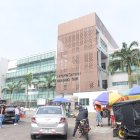 El Hospital Guasmo Sur presenta varios problemas de infraestructura e higiene, según médicos.