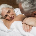 De acuerdo con especialistas, la intimidad durante la menopausia puede ser redescubierta.