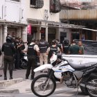 Un hombre falleció tras ser alcanzado por balas en un tiroteo en el centro de Guayaquil.