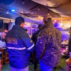 Los funcionarios entraron a los establecimientos donde encontraron algunas irregularidades.