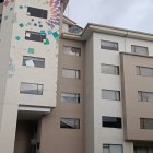 Mantenimiento. La misma fachada del lugar luce descuidada y cuarteada, con pedazos que se han desprendido.