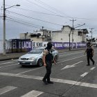 La víctima se detuvo por la luz roja de su semáforo y segundos después fue atacada a balazos.