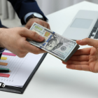 El Gobierno prevé destinar más de $10.000 millones para el pago de sueldos y beneficios laborales