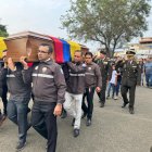 En Portoviejo, la Policía Nacional despidió a los dos elementos de la PJ que fueron asesinados